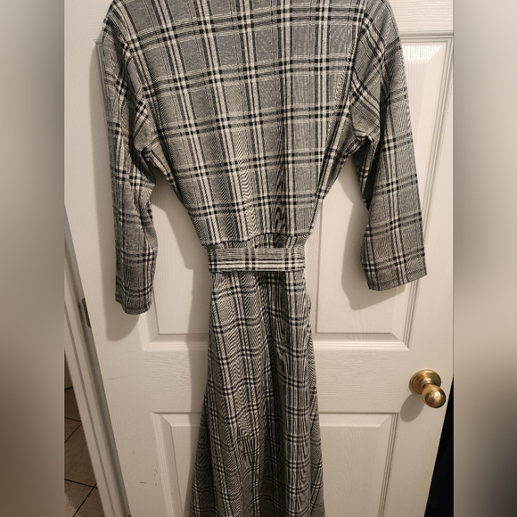 Chaus Tie Waist Black And White Glen Plaid Dress - Picture 4 of 4